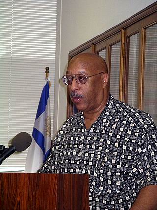Joseph M. Wright of the Rothchild-Wright Group, LLC makes his pitch to the Highland Park Council